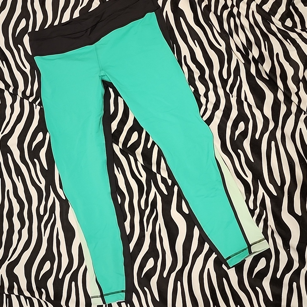 Lulullemon Aqua and Black Women's Swim Leggings